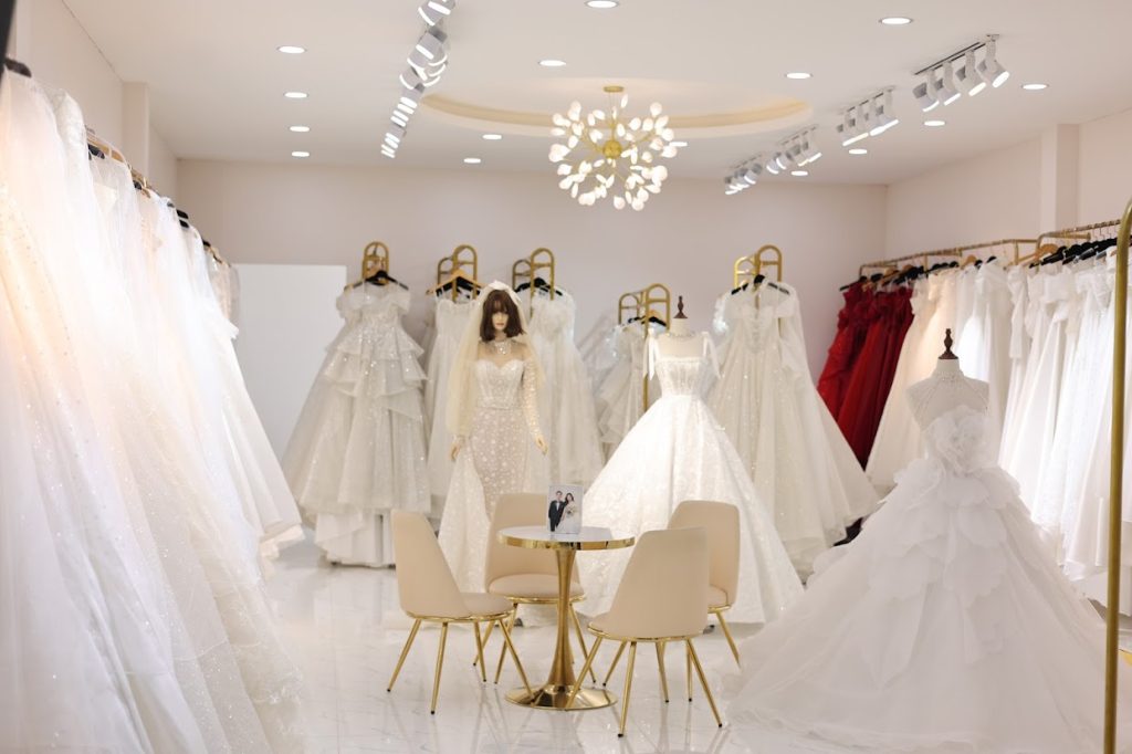 THUÊ ÁO CƯỚI ĐẸP THÁP MƯỜI – BẠN KHÔNG THỂ BỎ QUA NGỌC LUẬN MAKEUP & BRIDAL ĐỒNG THÁP